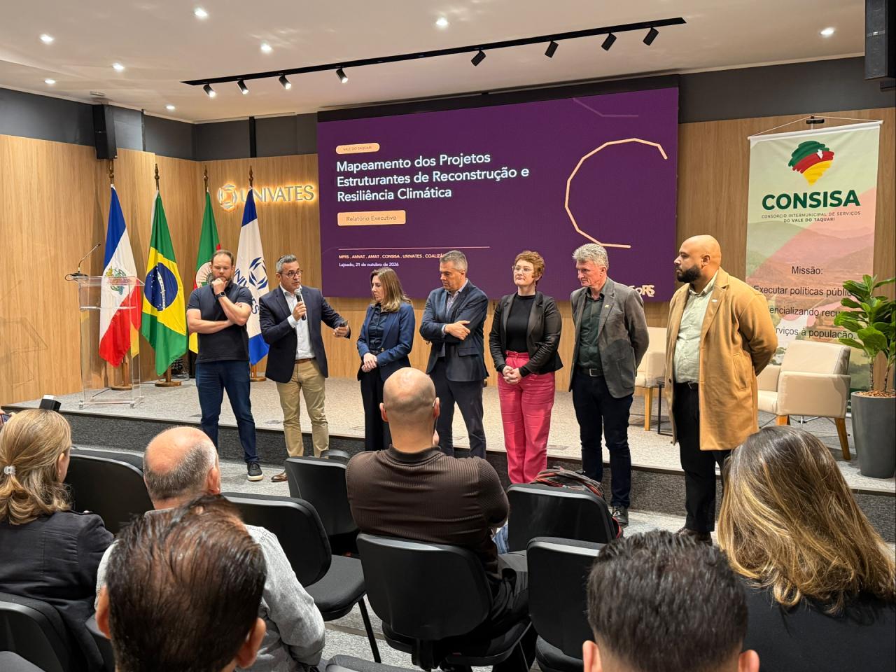 Dirigentes das entidades participaram do encontro realizado na Univates