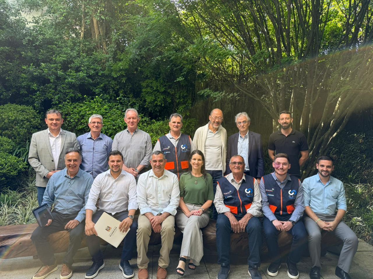 Lideranças regionais com representantes do Instituto Ling e Governo do Estado_crédito divulgação