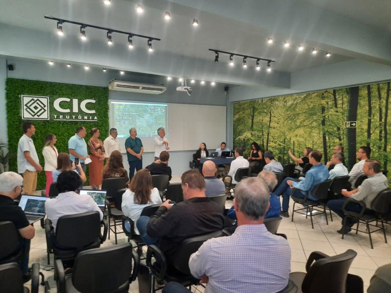 Municípios e Secretaria da Reconstrução discutem plano de concessão